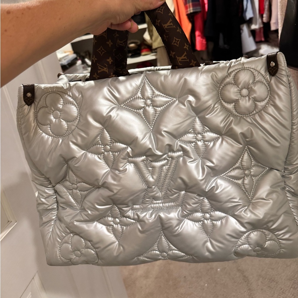 Louis Vuitton Ski Collection Pillow OnTheGo GM